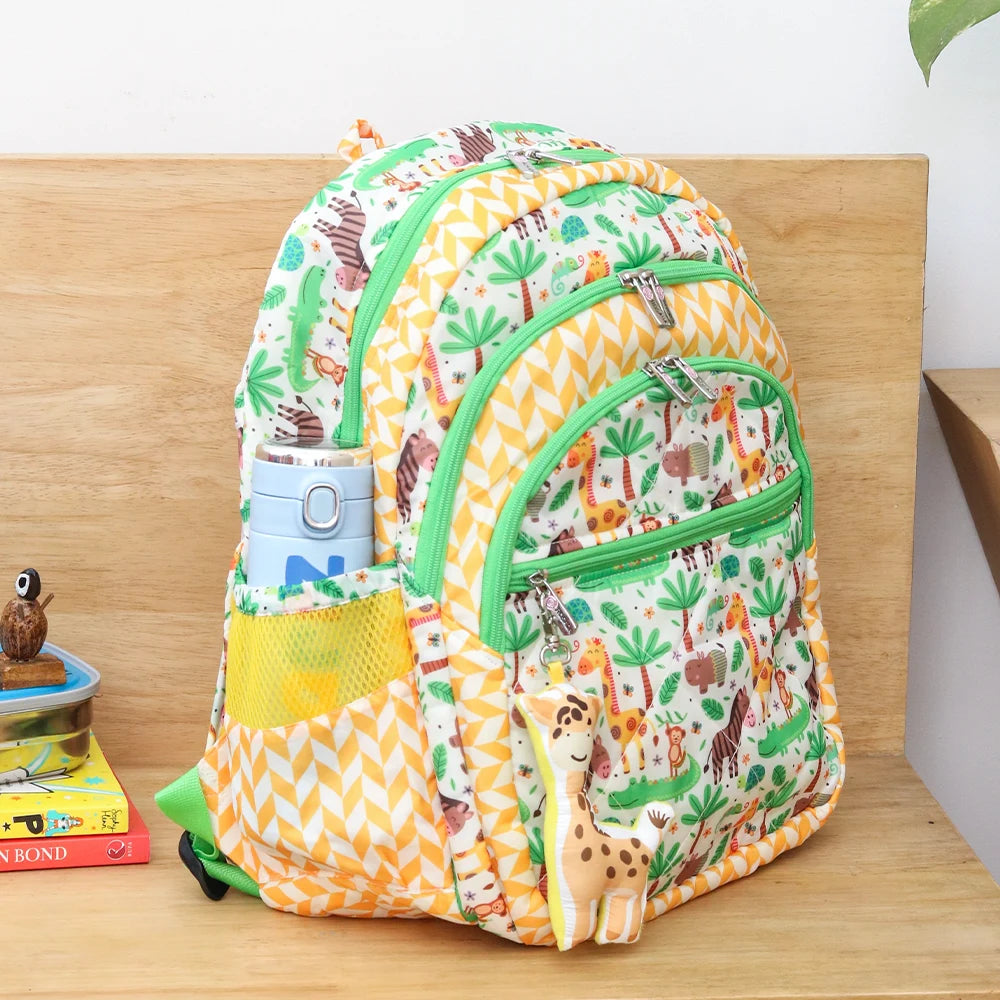 Giraffe_School_Bag_02.webp