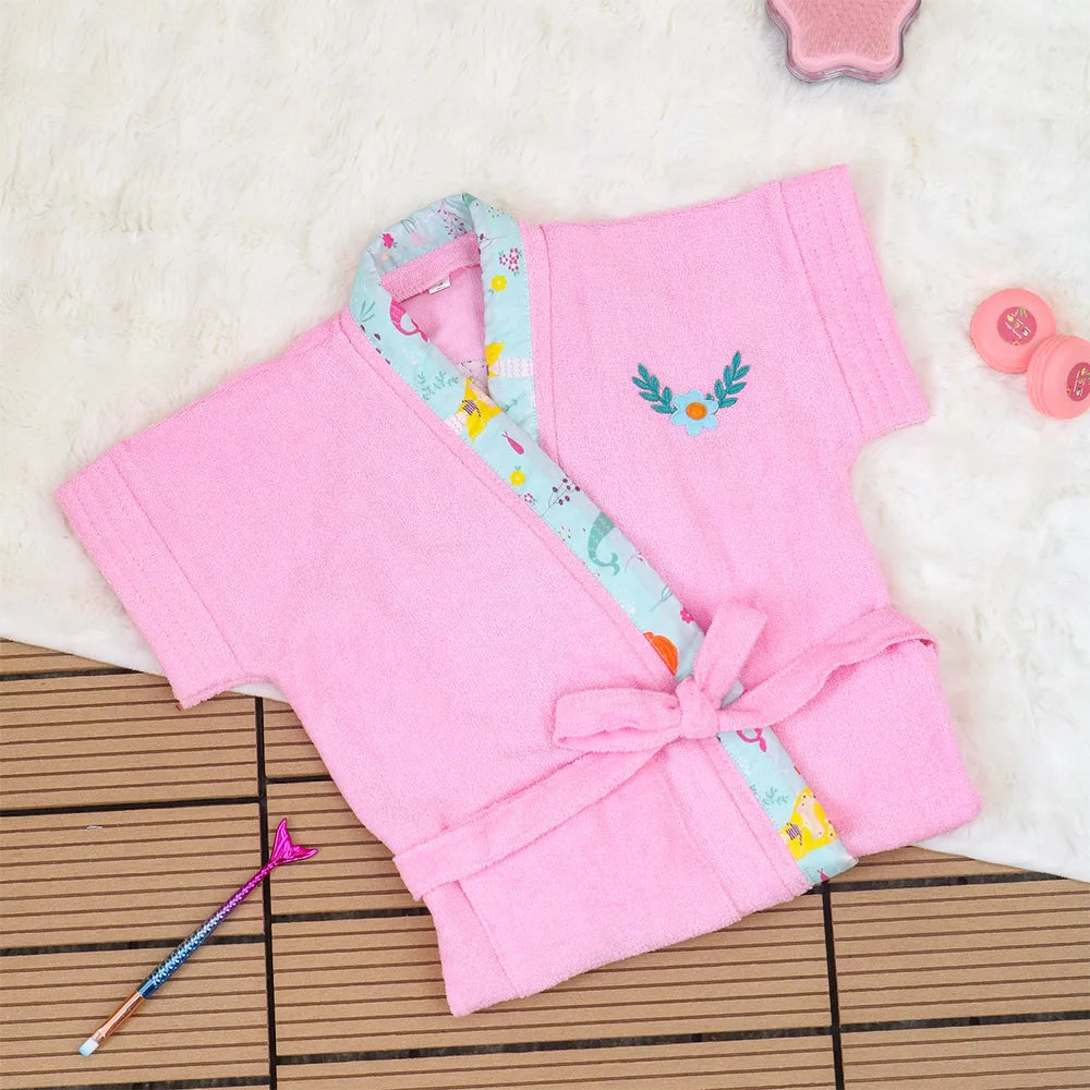 Mermaid_Bathrobe_002.webp