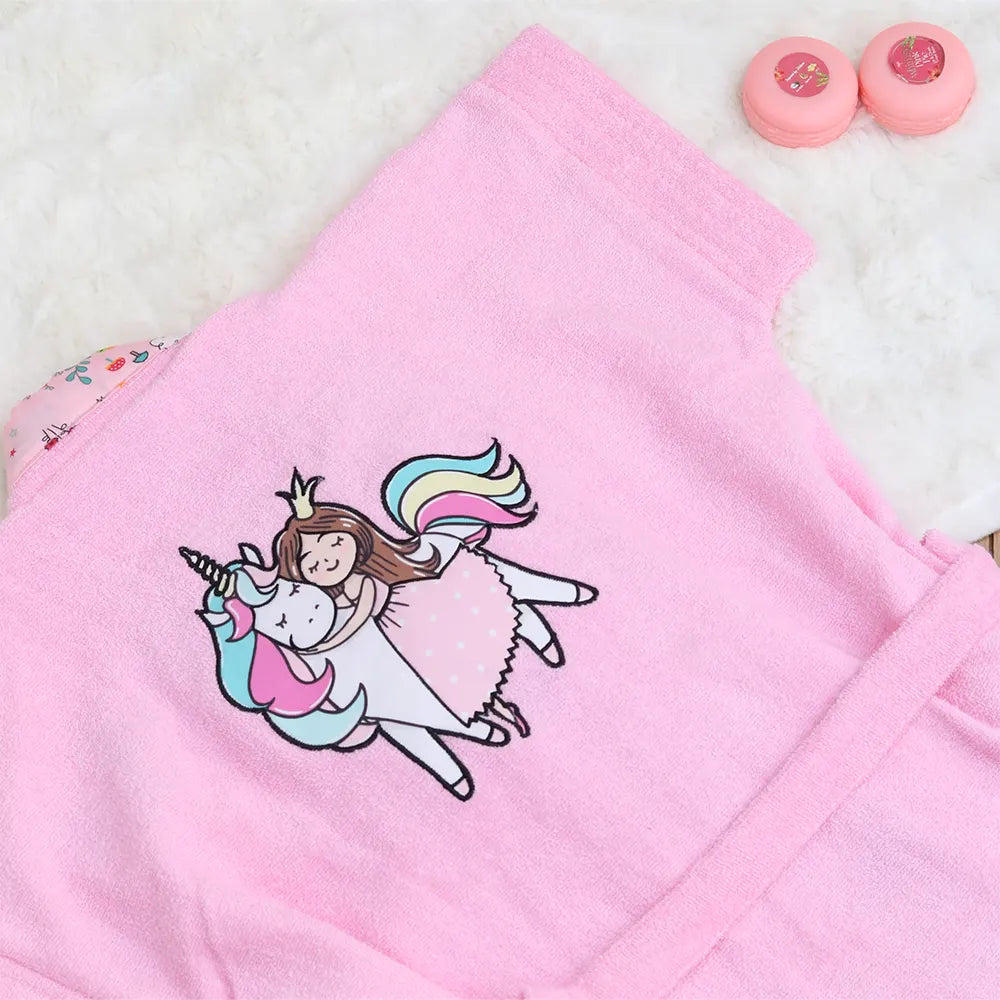 Princess_bathrobe_002_f192b670-cf3f-4dea-b0e5-00f54a66234c.webp