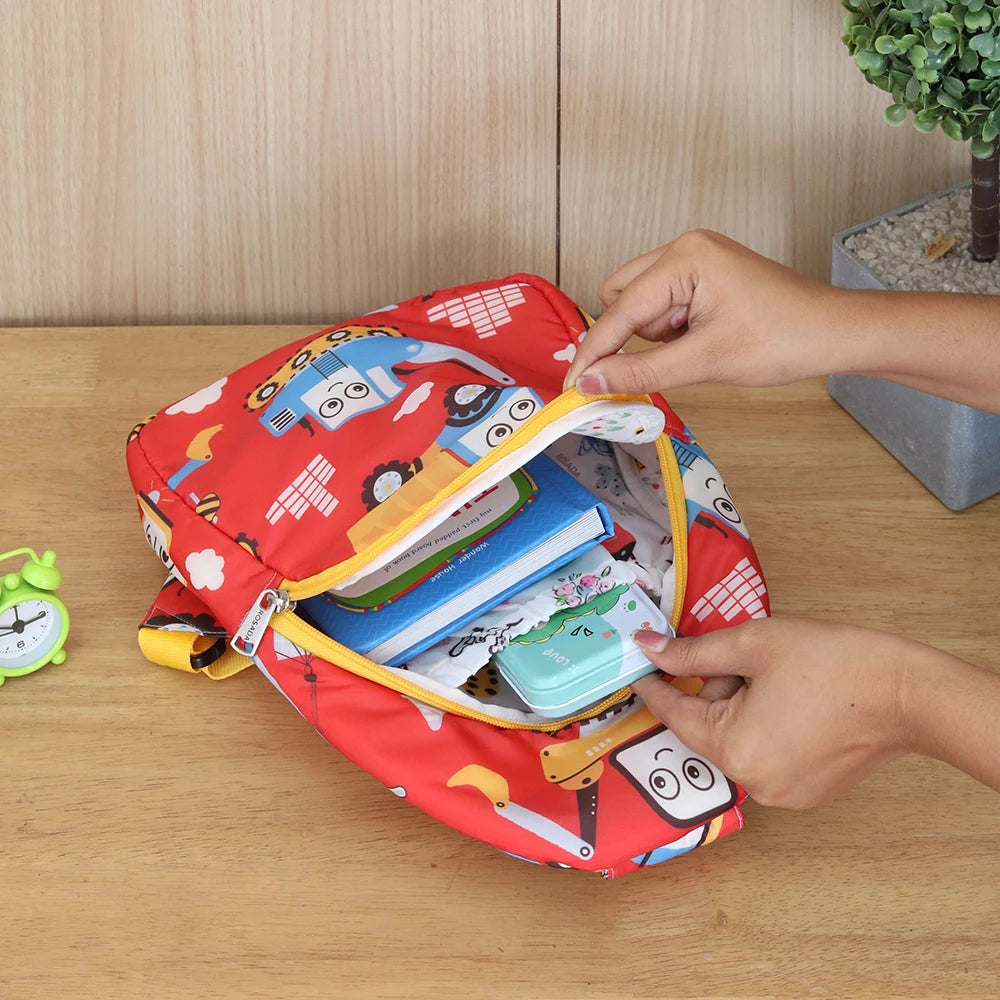 RED_TRUCK_FRONT_SLING_BAG_04.webp