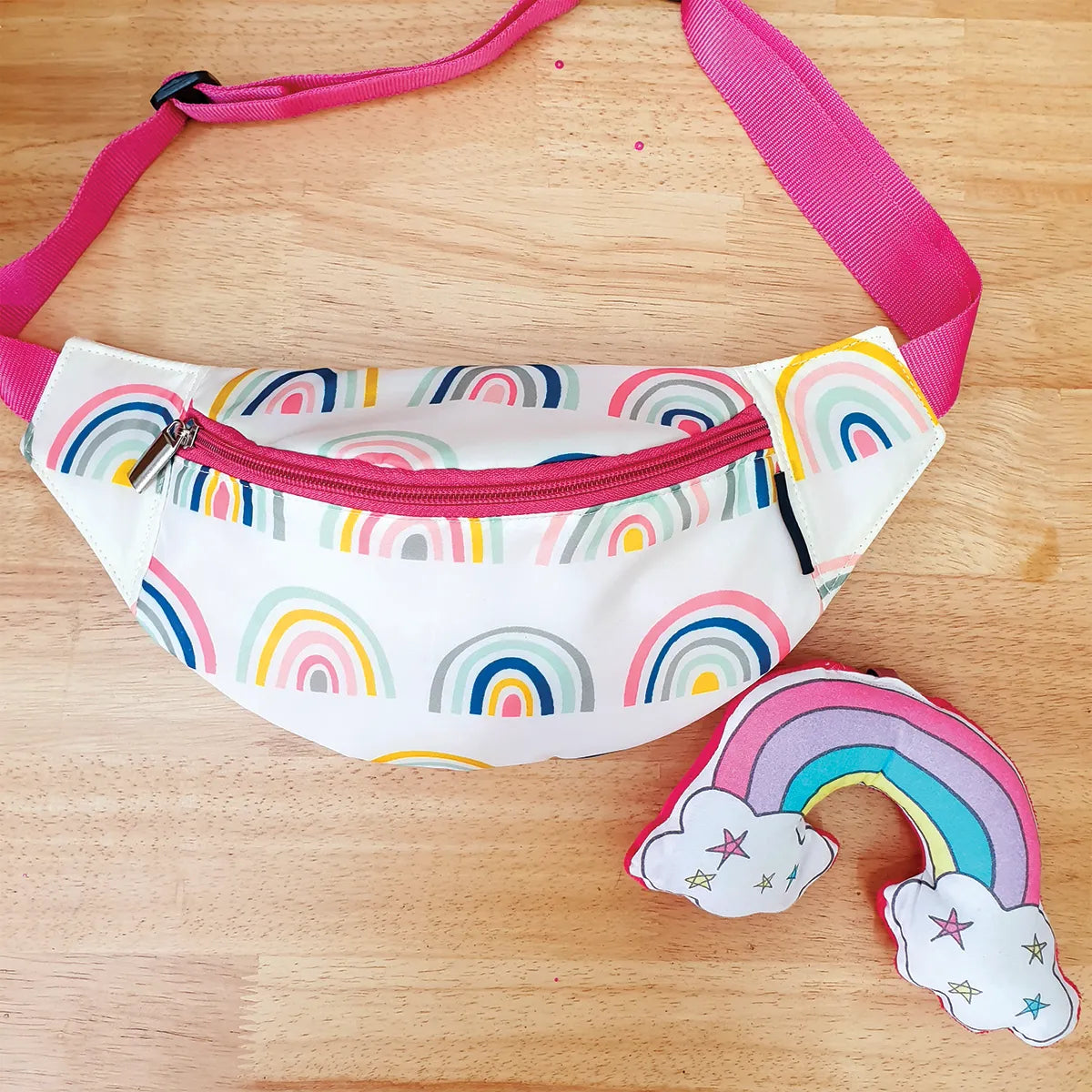 Rainbow-Fanny-Pack-01.webp