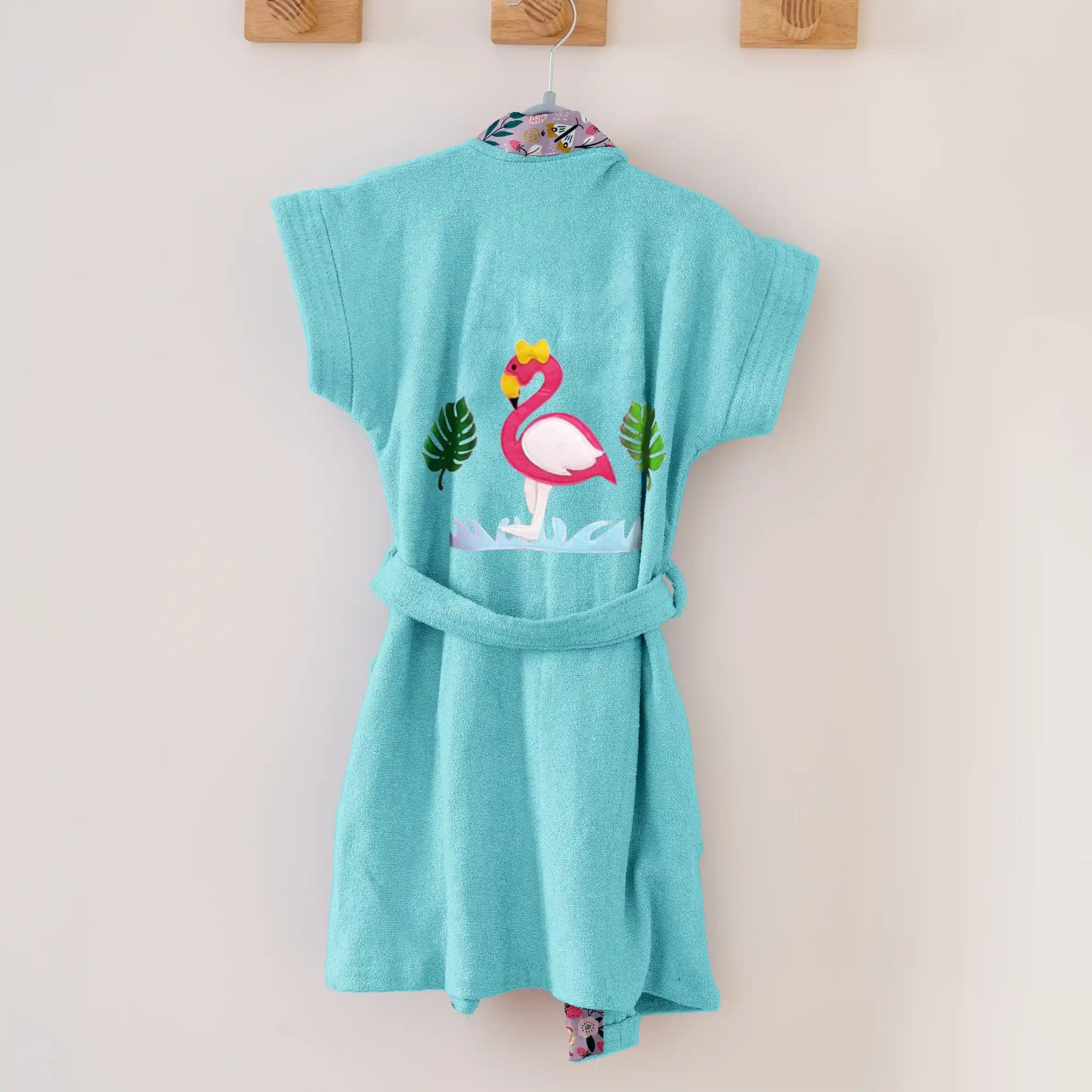 a-flamingo-bathrobe-699593.webp